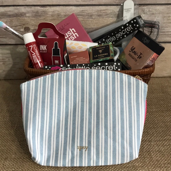 ipsy Other - Makeup Surprise Bundle